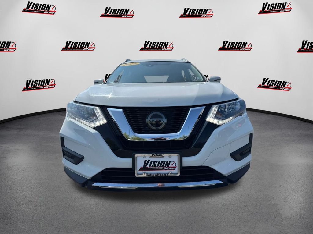 2020 Nissan Rogue SV photo 2