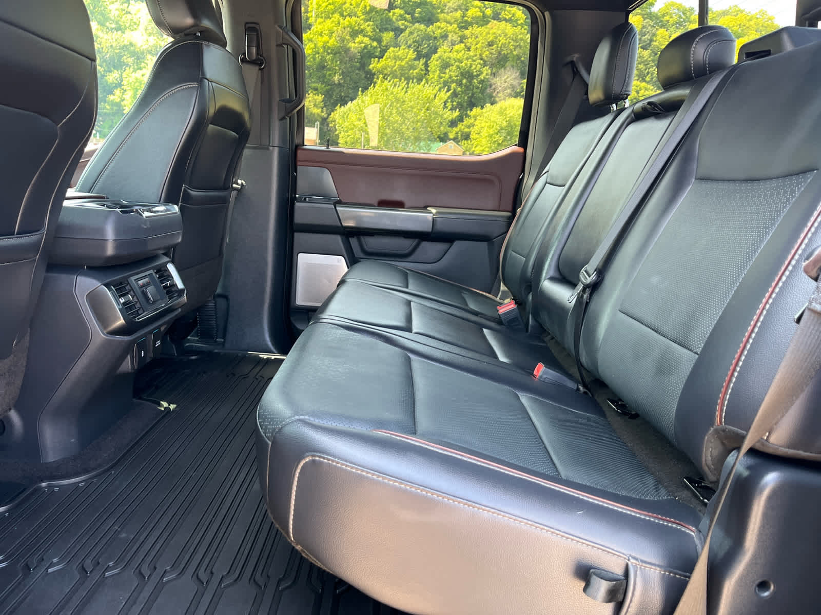 2021 Ford F-150 Lariat photo 16