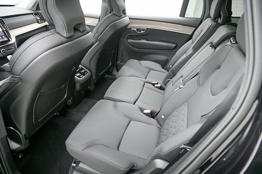 2026 VOLVO XC90 - Image 19