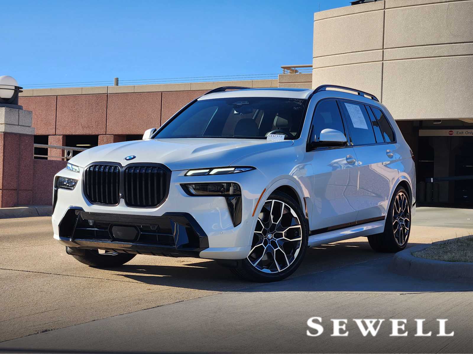 2024 BMW X7 40i's photo