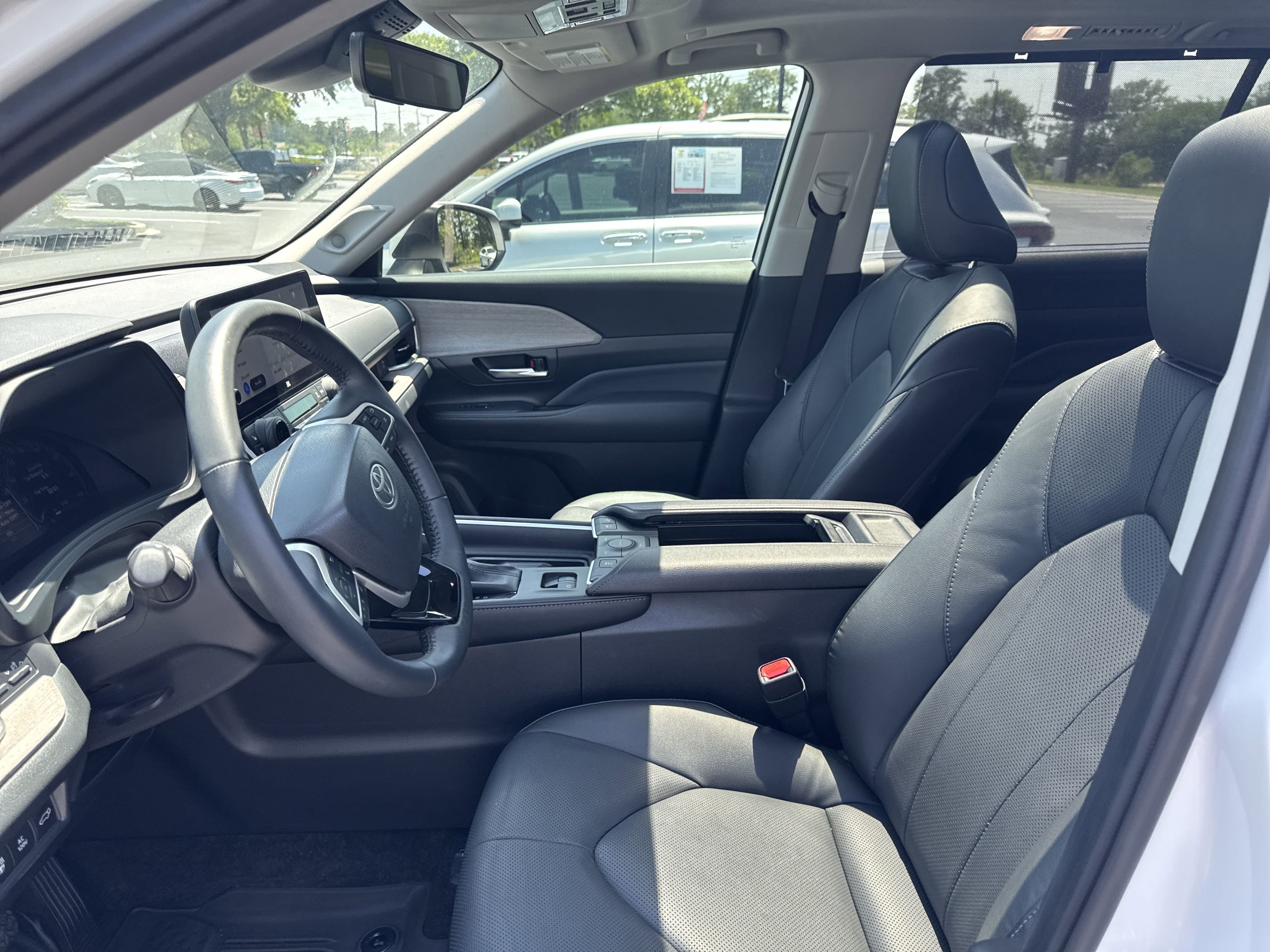 2024 Toyota Grand Highlander Limited photo 9