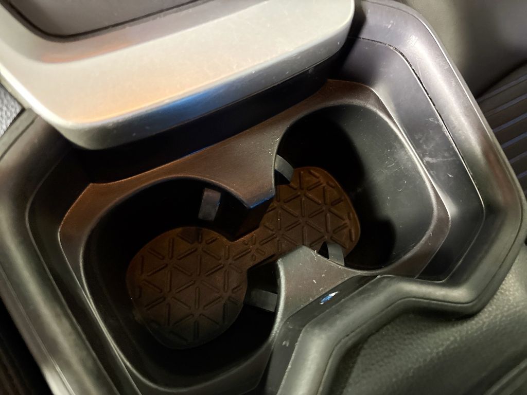 2020 Toyota RAV4 Hybrid XSE photo 14