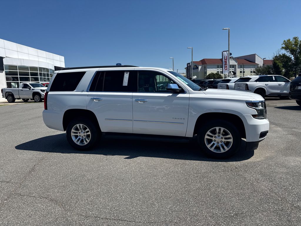 2019 Chevrolet Tahoe LT photo 2