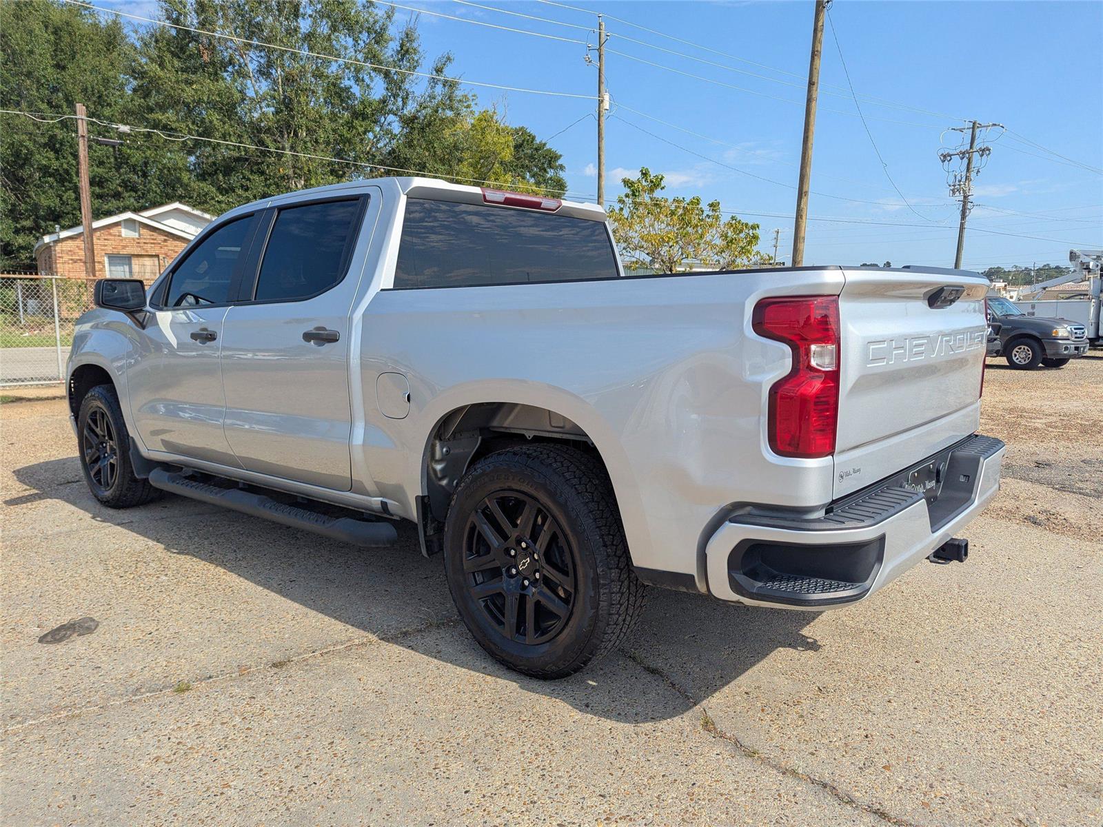 2022 Chevrolet Silverado 1500 Custom photo 3