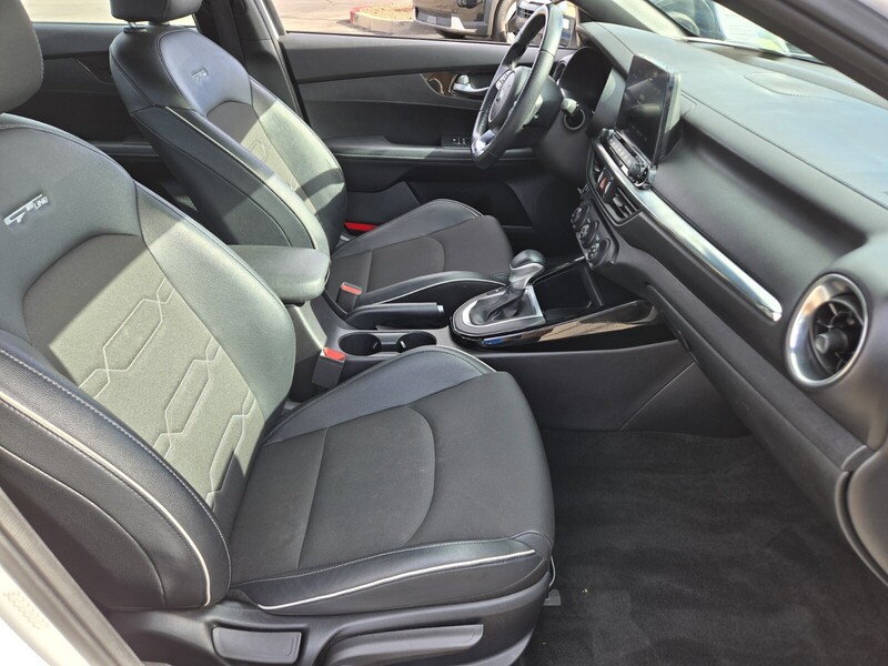 2021 Kia Forte GT-Line photo 15