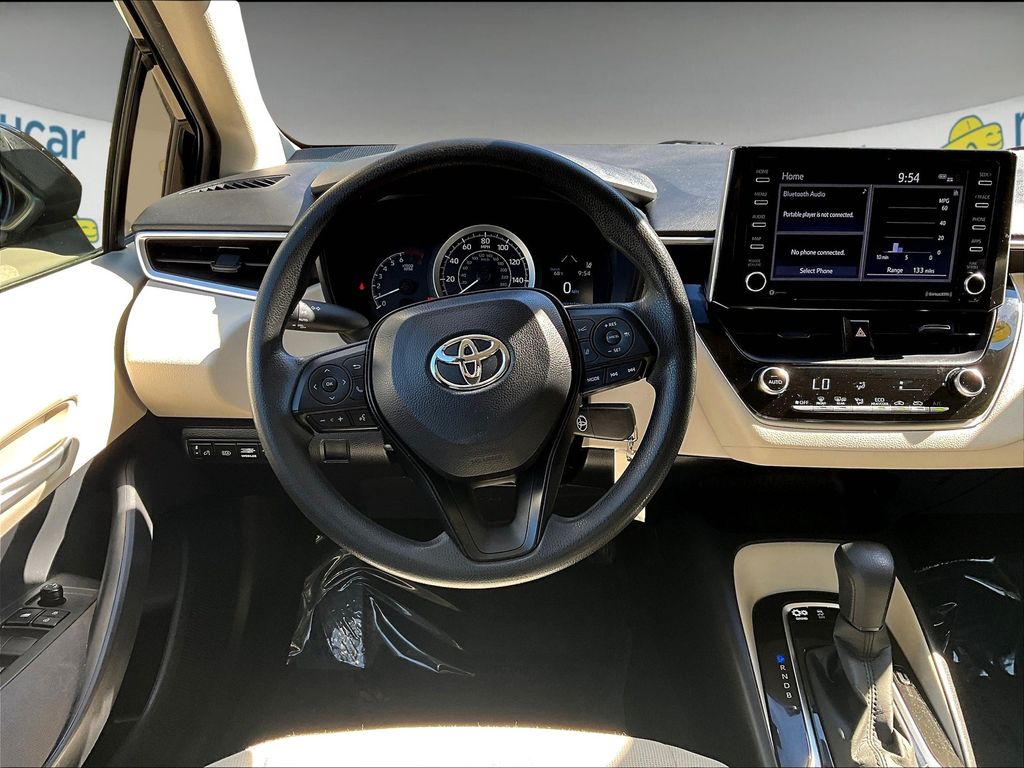 2021 Toyota Corolla LE photo 18