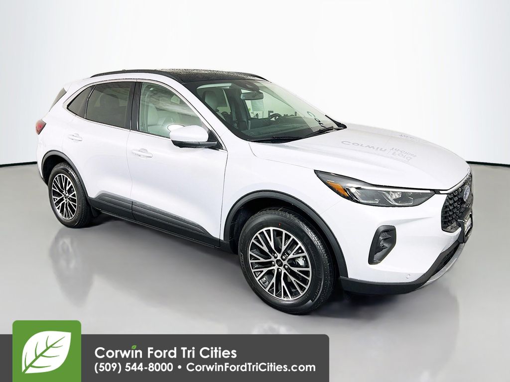 2025 Ford Escape PHEV's photo