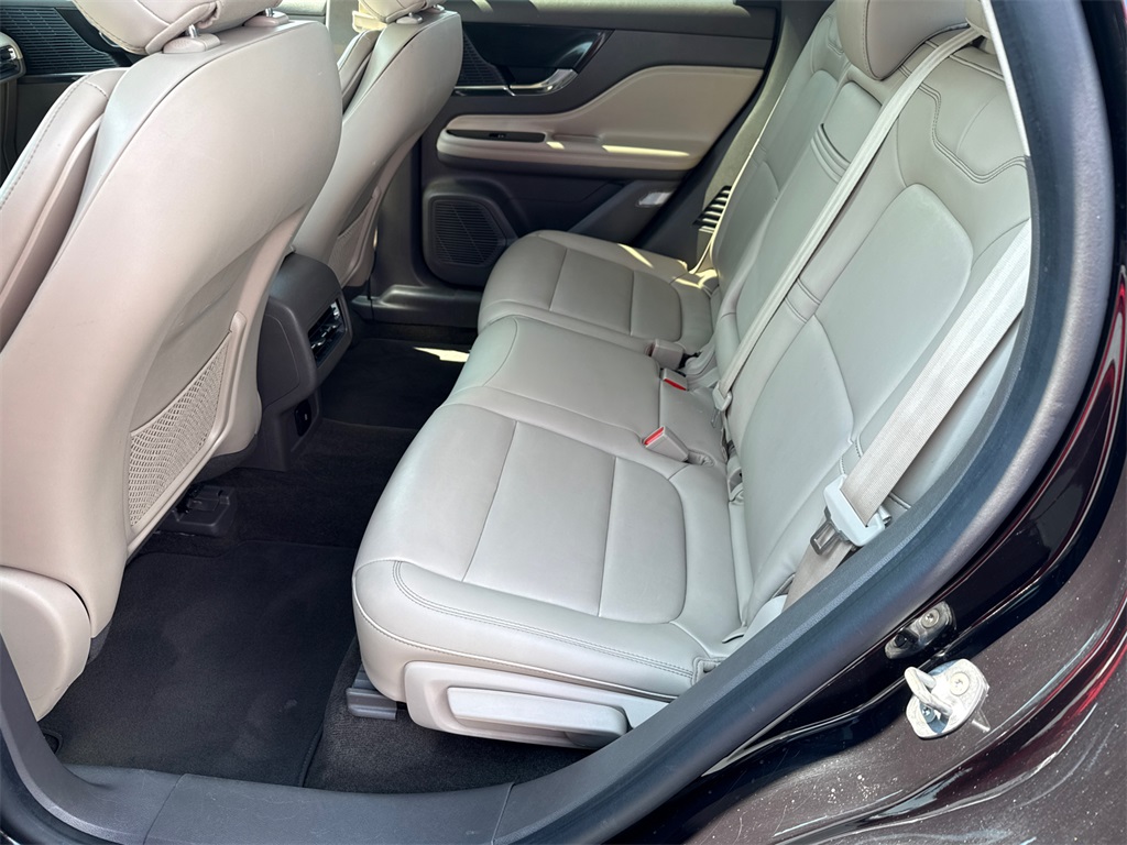 2022 Lincoln Corsair Standard photo 19