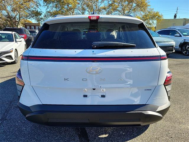 2025 Hyundai Kona SEL photo 6