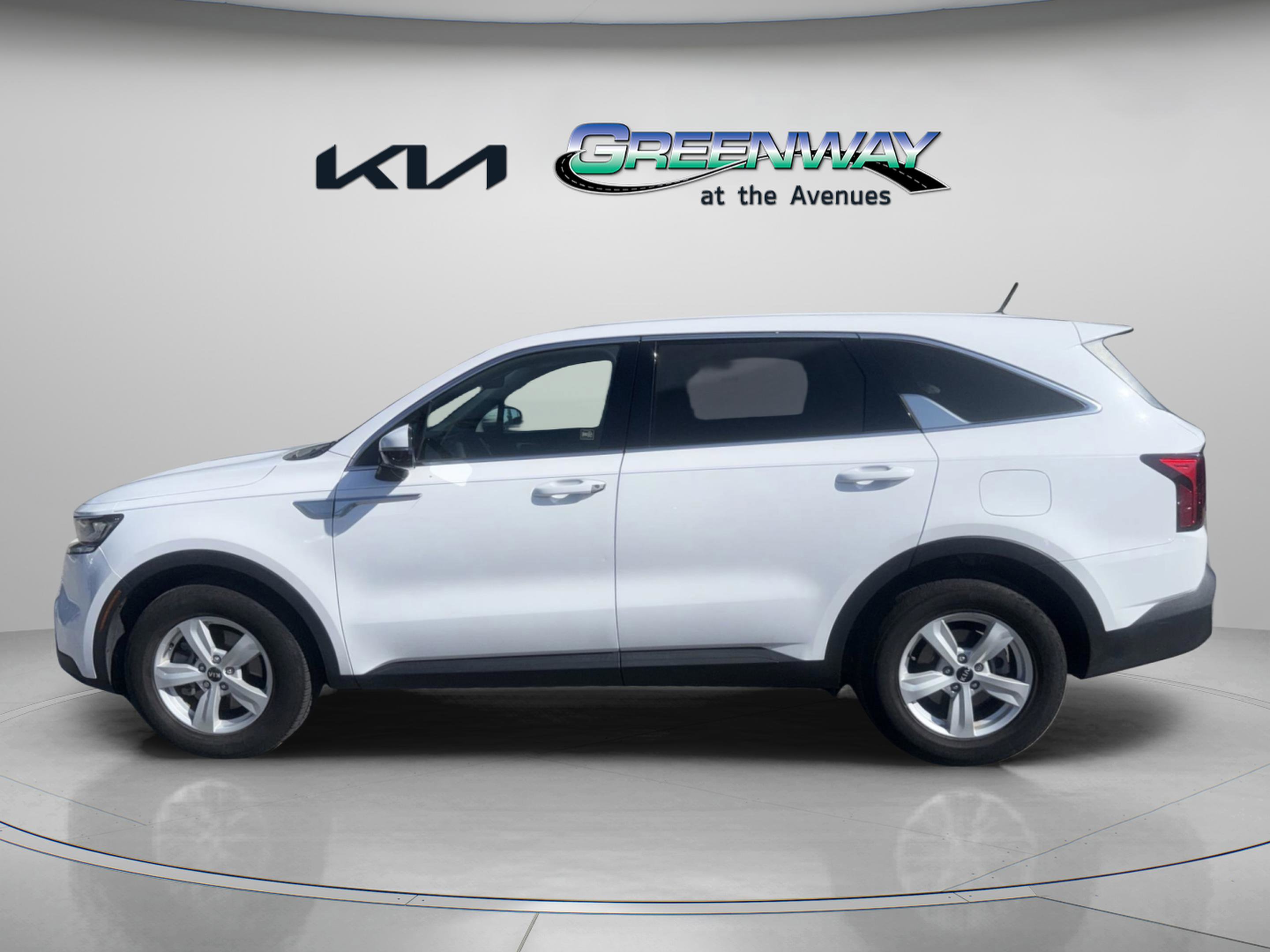 2021 Kia Sorento LX photo 2