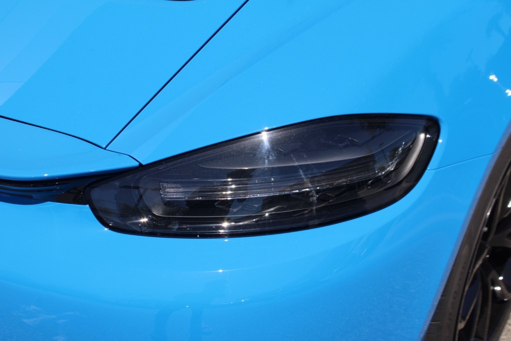 2025 Porsche Cayman photo 12