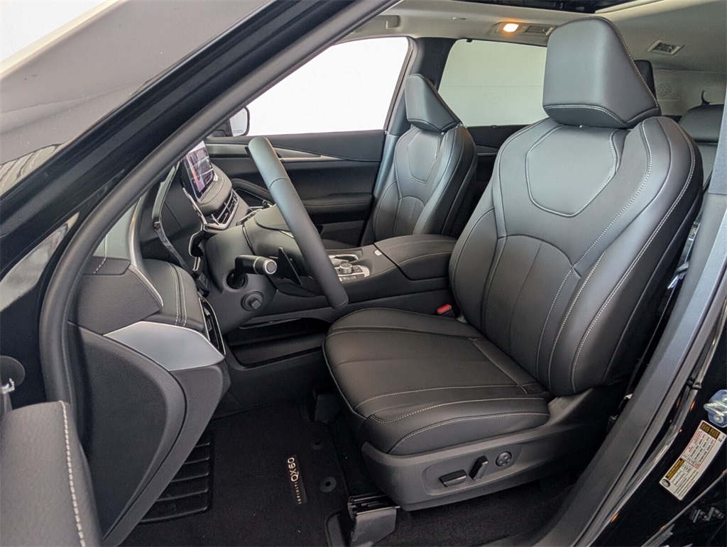 2026 Infiniti QX60 Luxe photo 3
