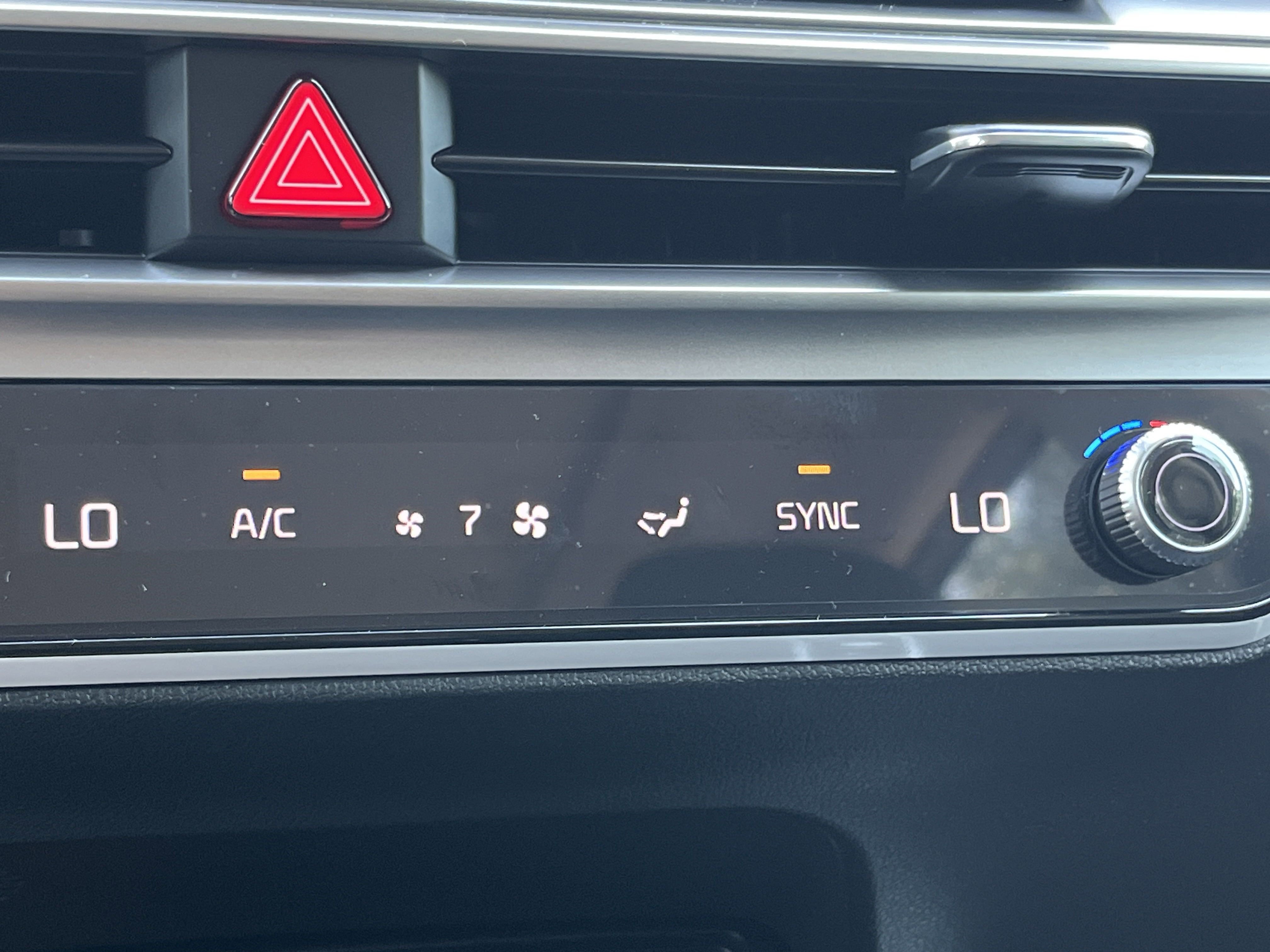 2025 Kia Sorento S photo 6