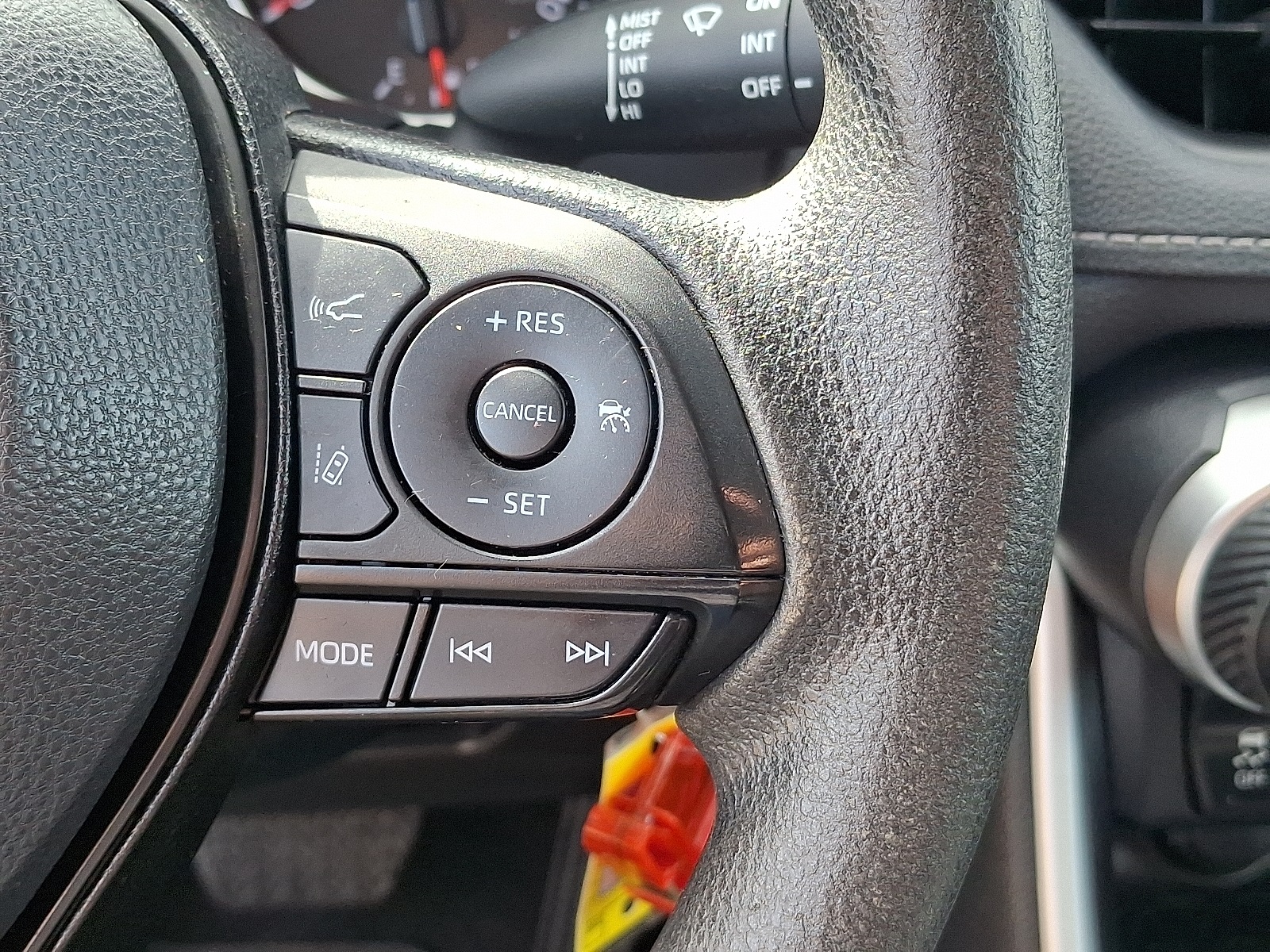 2022 Toyota RAV4 LE photo 20