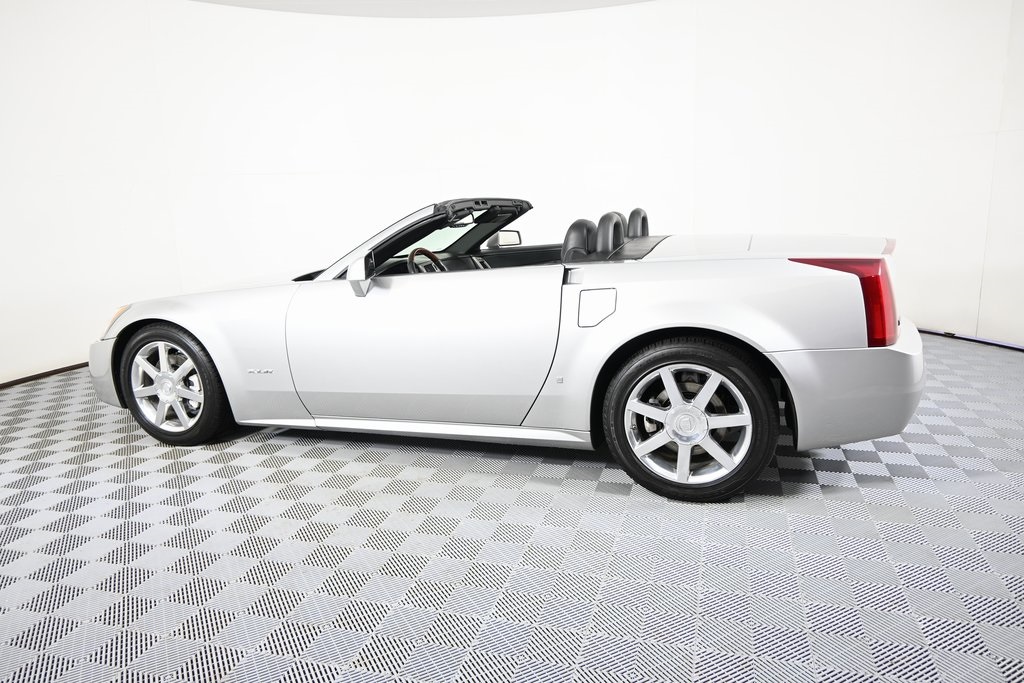 2008 Cadillac XLR Base photo 3