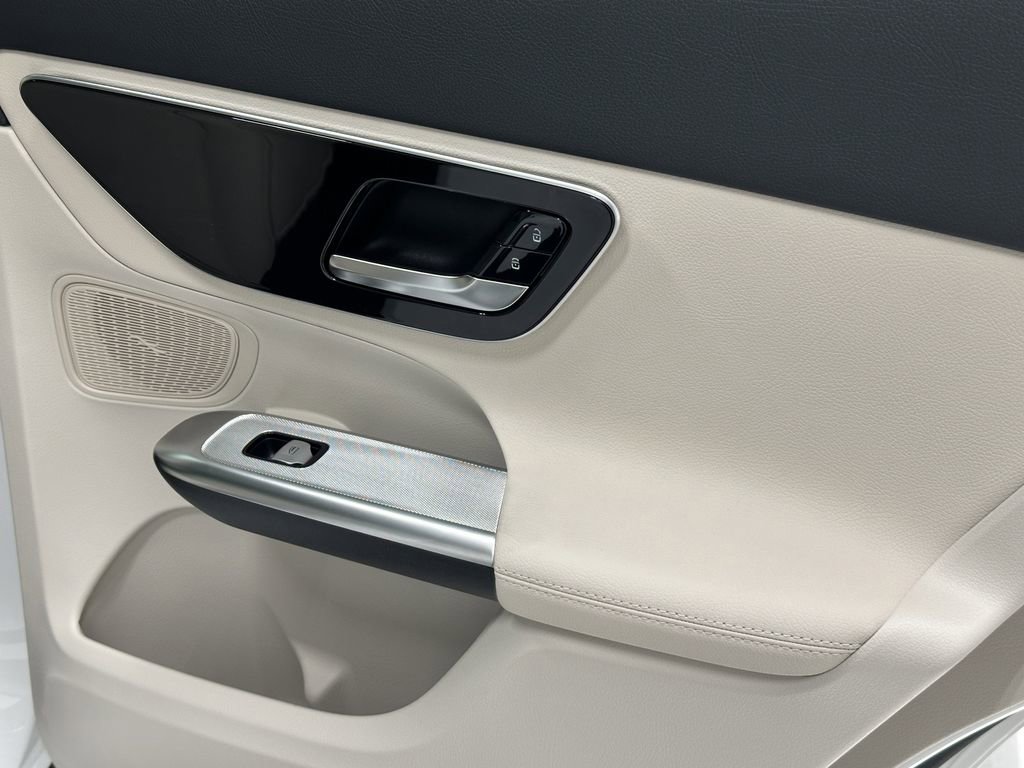 2026 Mercedes Benz GLC 300 photo 19