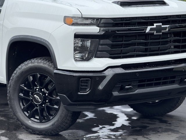 2026 Chevrolet Silverado 2500HD Custom photo 3