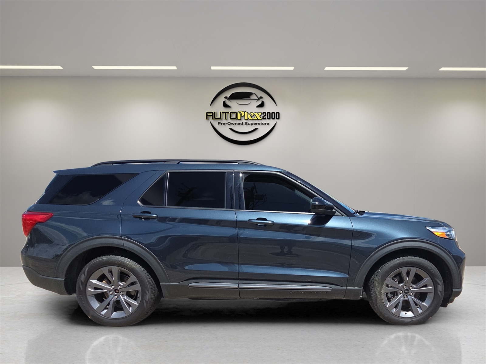 2022 Ford Explorer XLT photo 3