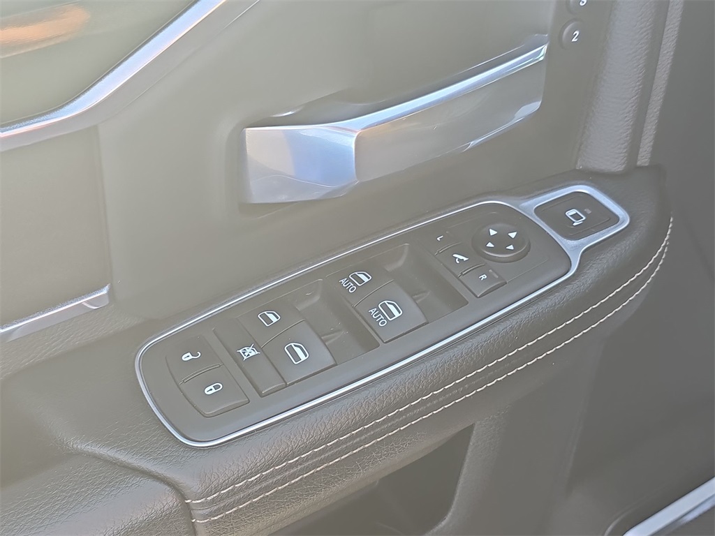 2021 Ram 3500 Laramie photo 19