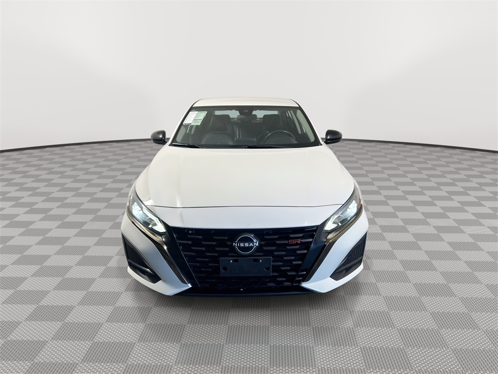 2023 Nissan Altima 2.5 SR photo 2