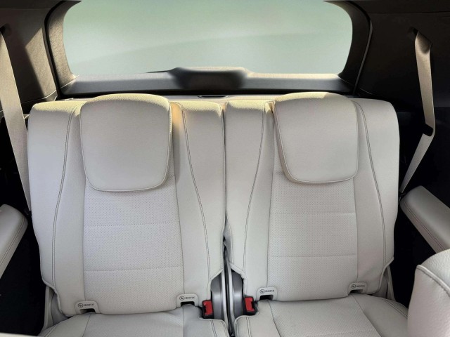 2025 Mercedes Benz GLS 450 4MATIC photo 16