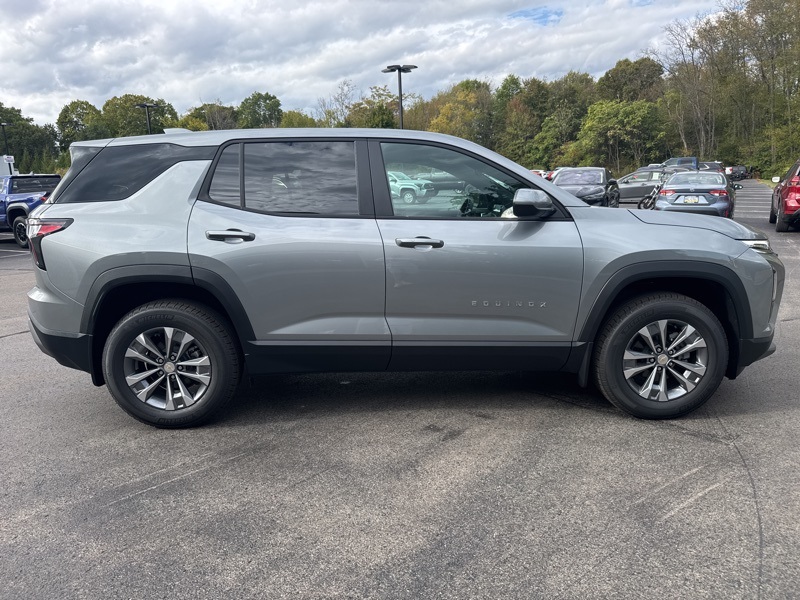 2026 Chevrolet Equinox LT photo 2