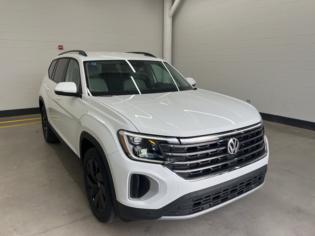 2025 Volkswagen Atlas SE Technology photo 8