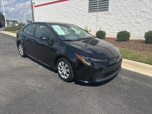 2023 Toyota Corolla LE photo 2