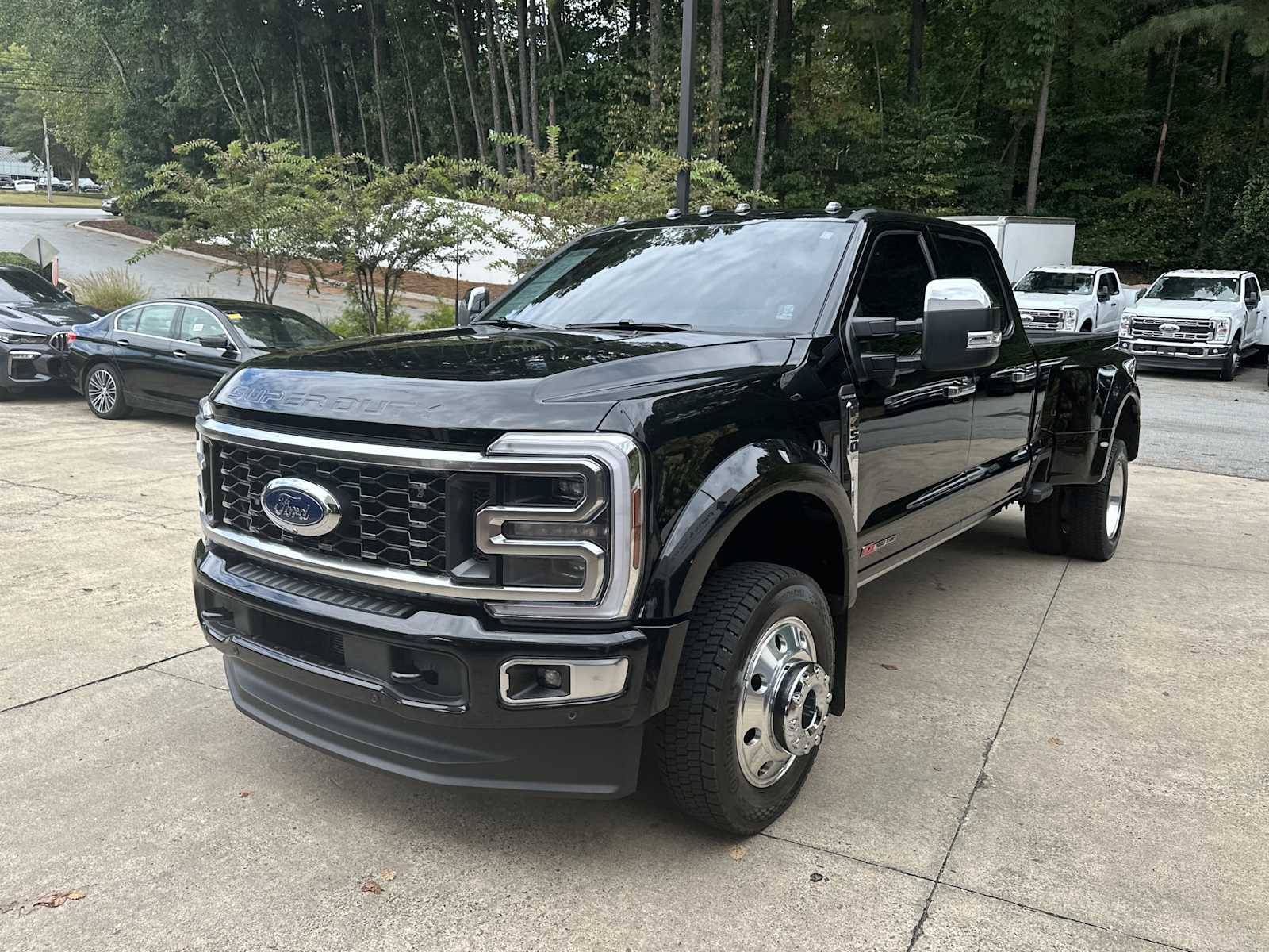 2025 Ford F-450 Platinum photo 3