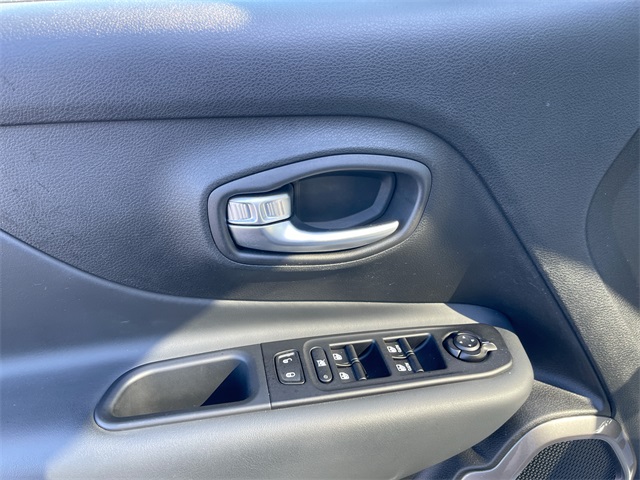 2022 Jeep Renegade Limited photo 4