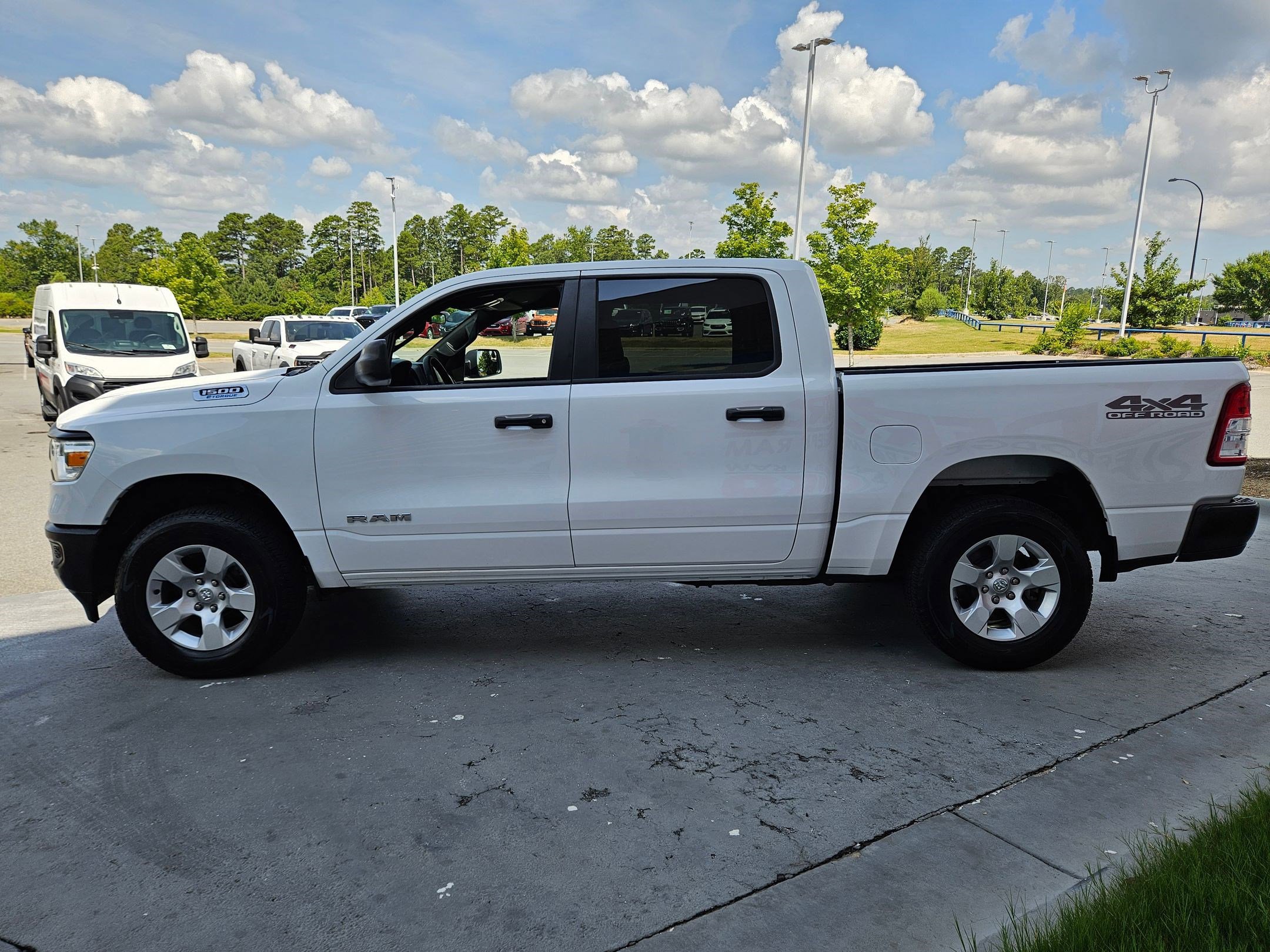 2022 Ram 1500 Tradesman photo 4
