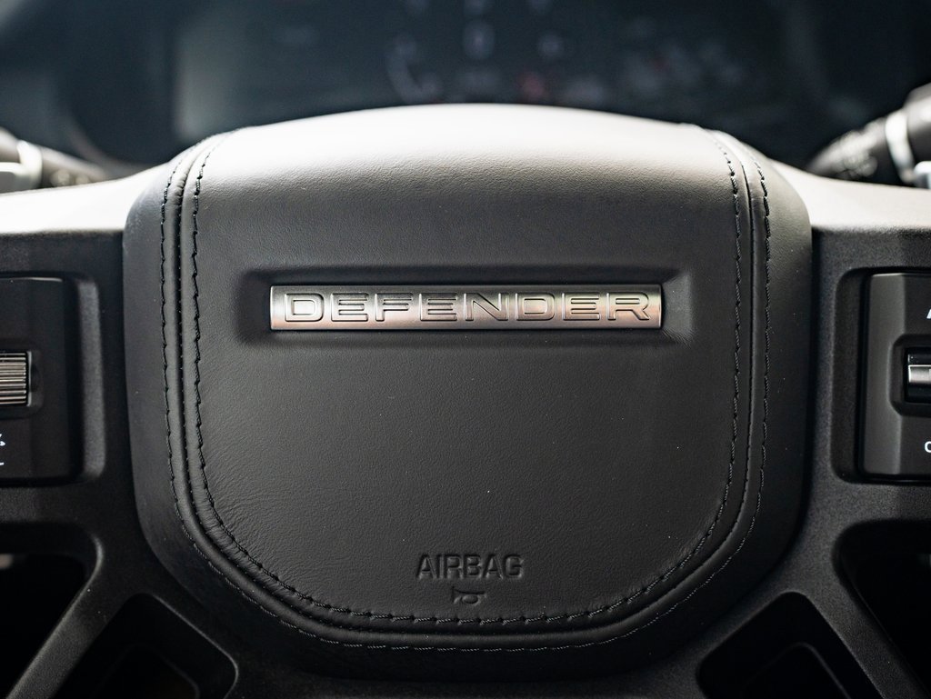 2023 Land Rover Defender 90 V8 photo 26