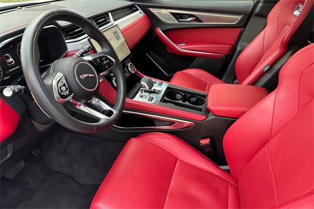 2024 Jaguar F-PACE P250 R-Dynamic S photo 9