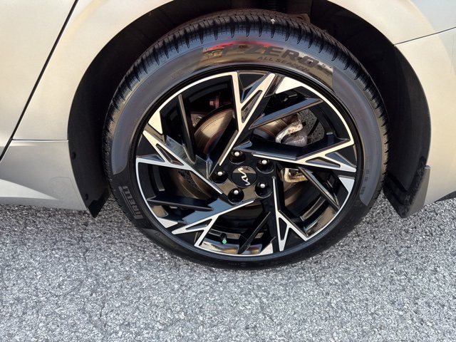2025 Kia K5 GT-Line photo 10