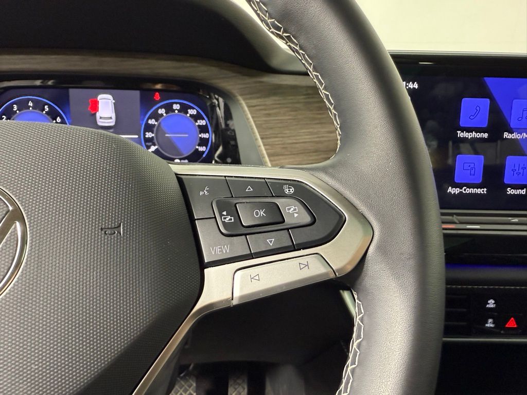 2024 Volkswagen Atlas SEL photo 16