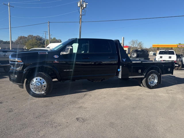 2026 Ram 5500 Laramie photo 4