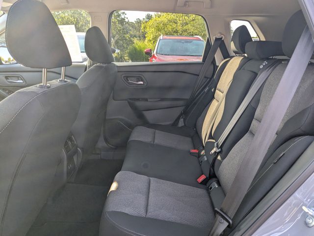 2026 Nissan Rogue SV photo 11