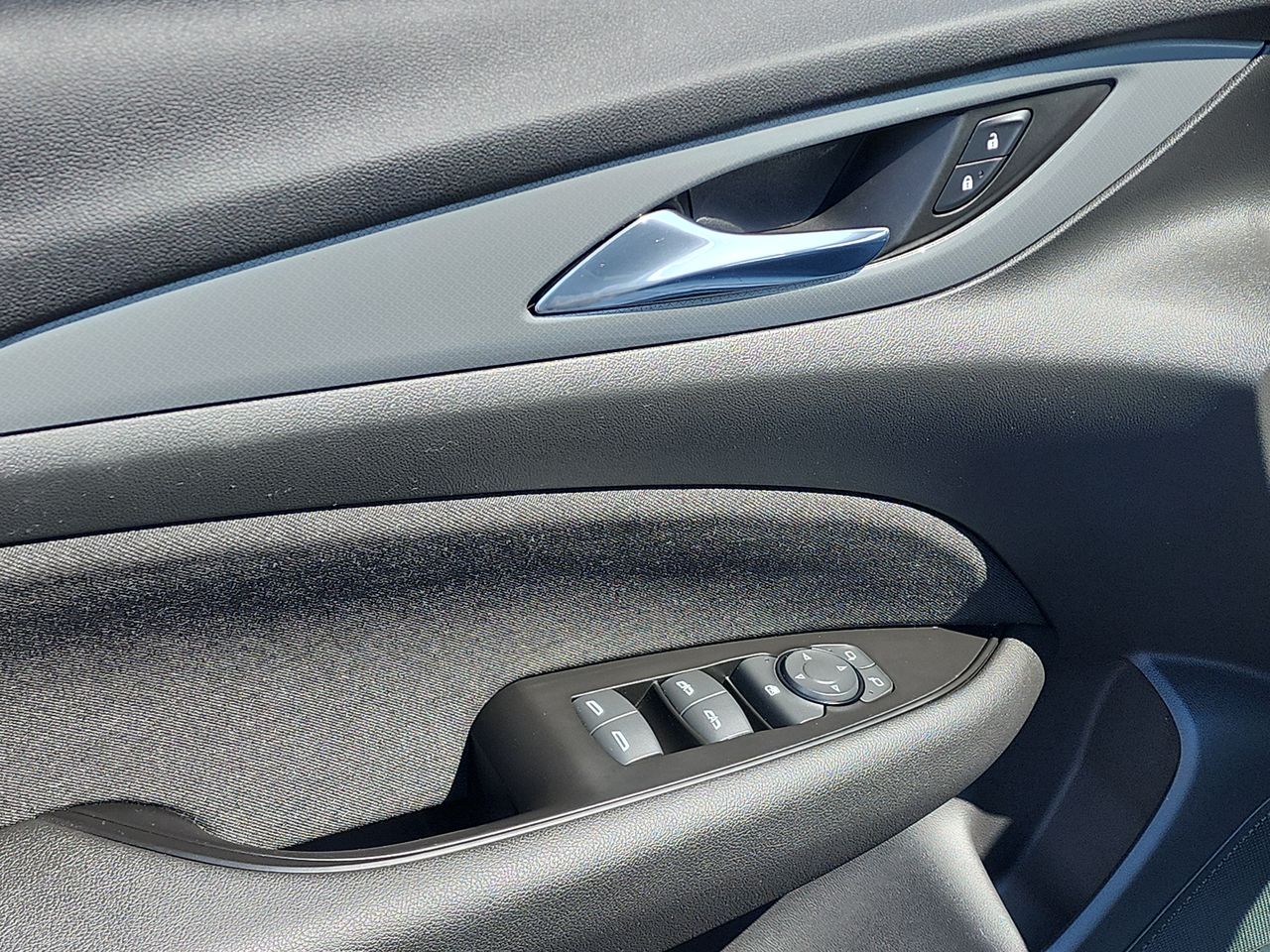 2018 Buick Regal Sportback Preferred photo 13