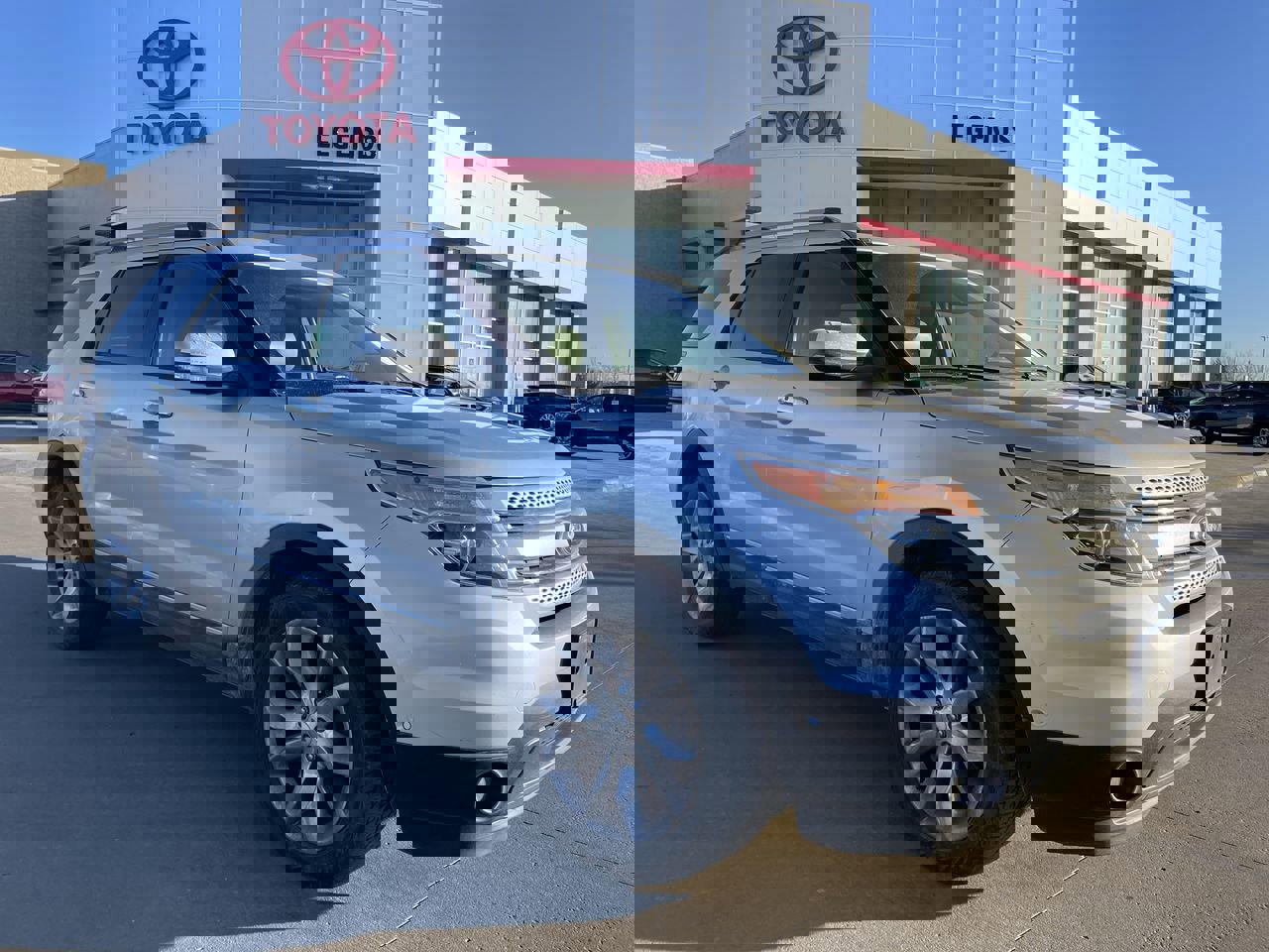 2015 Ford Explorer Limited's photo