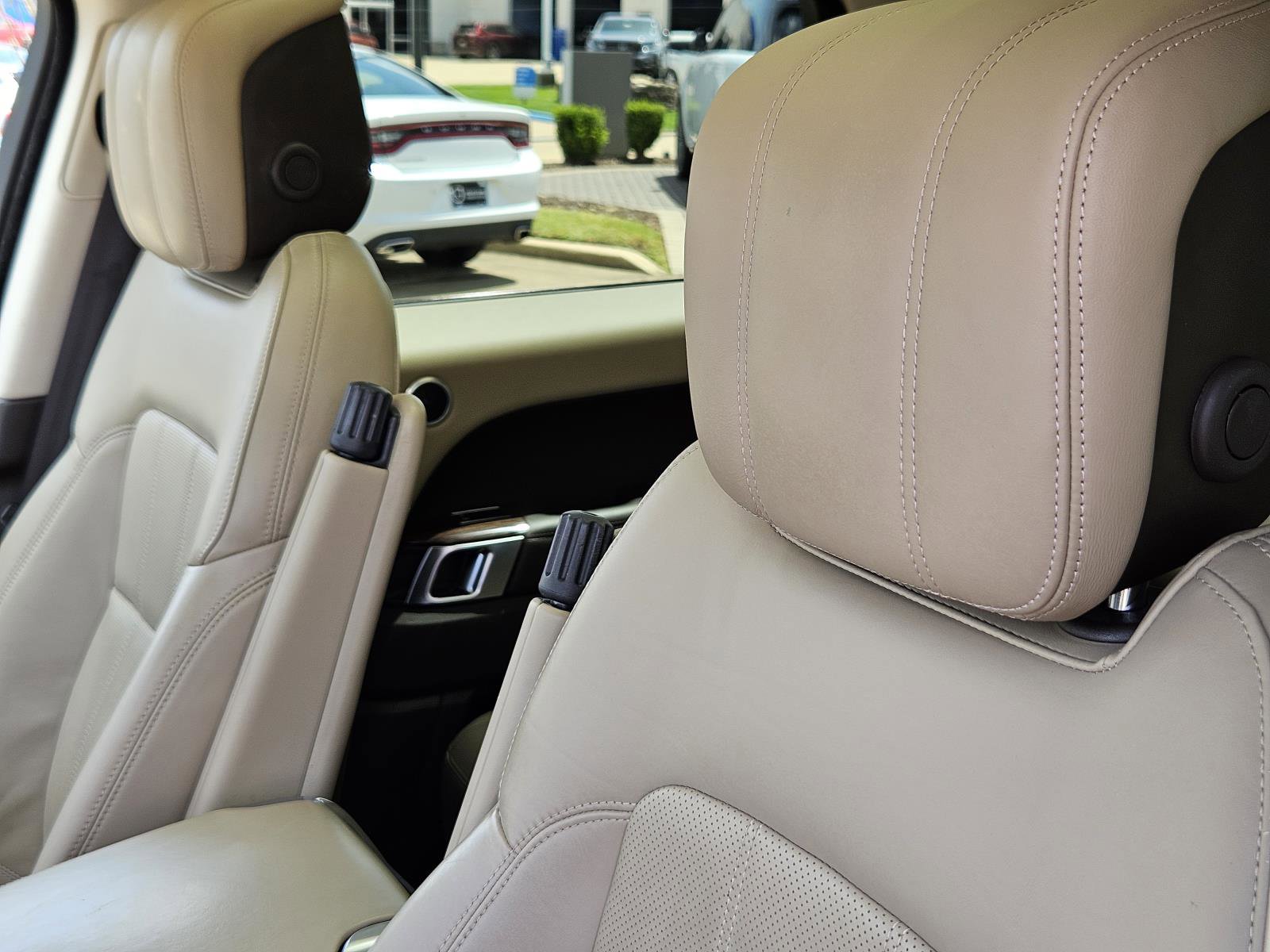 2018 Land Rover Range Rover Sport HSE photo 24