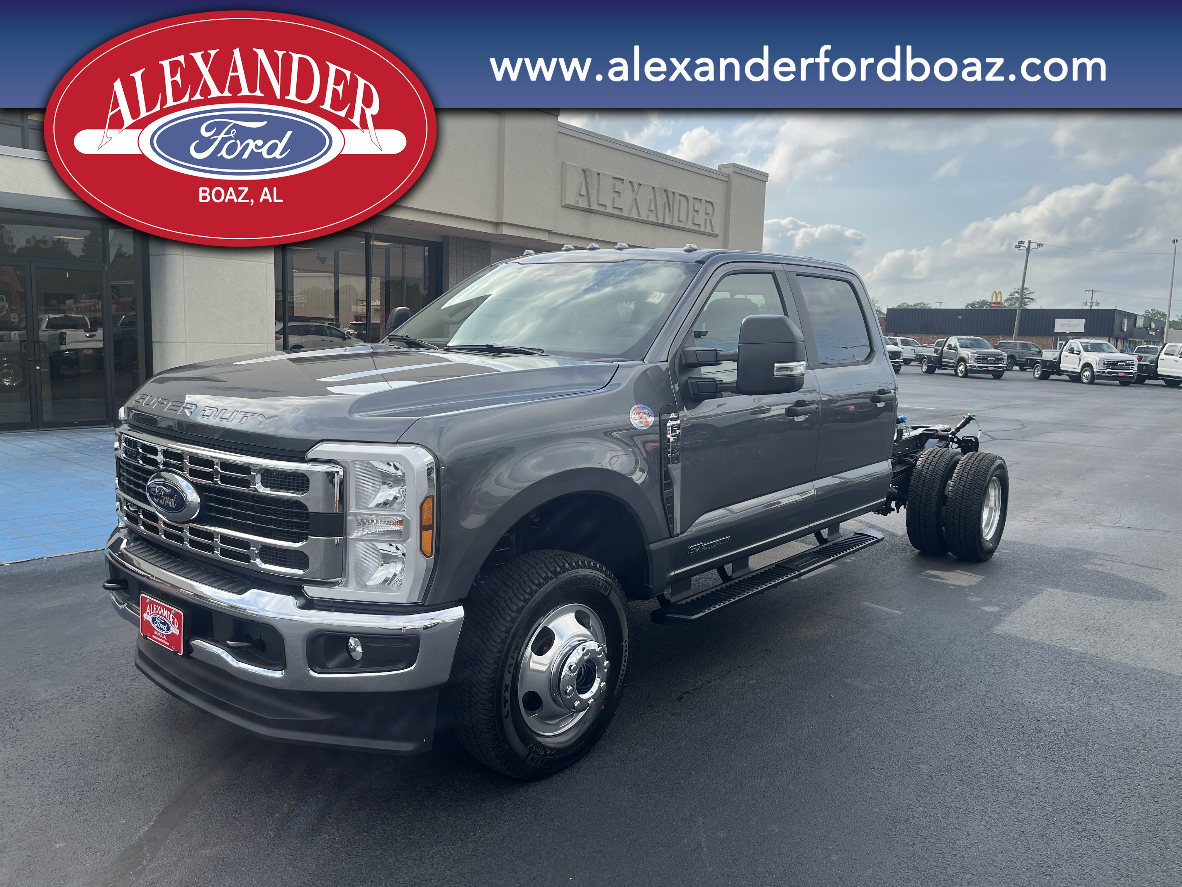 2025 Ford F-350 Super Duty Chassis Cab XL's photo