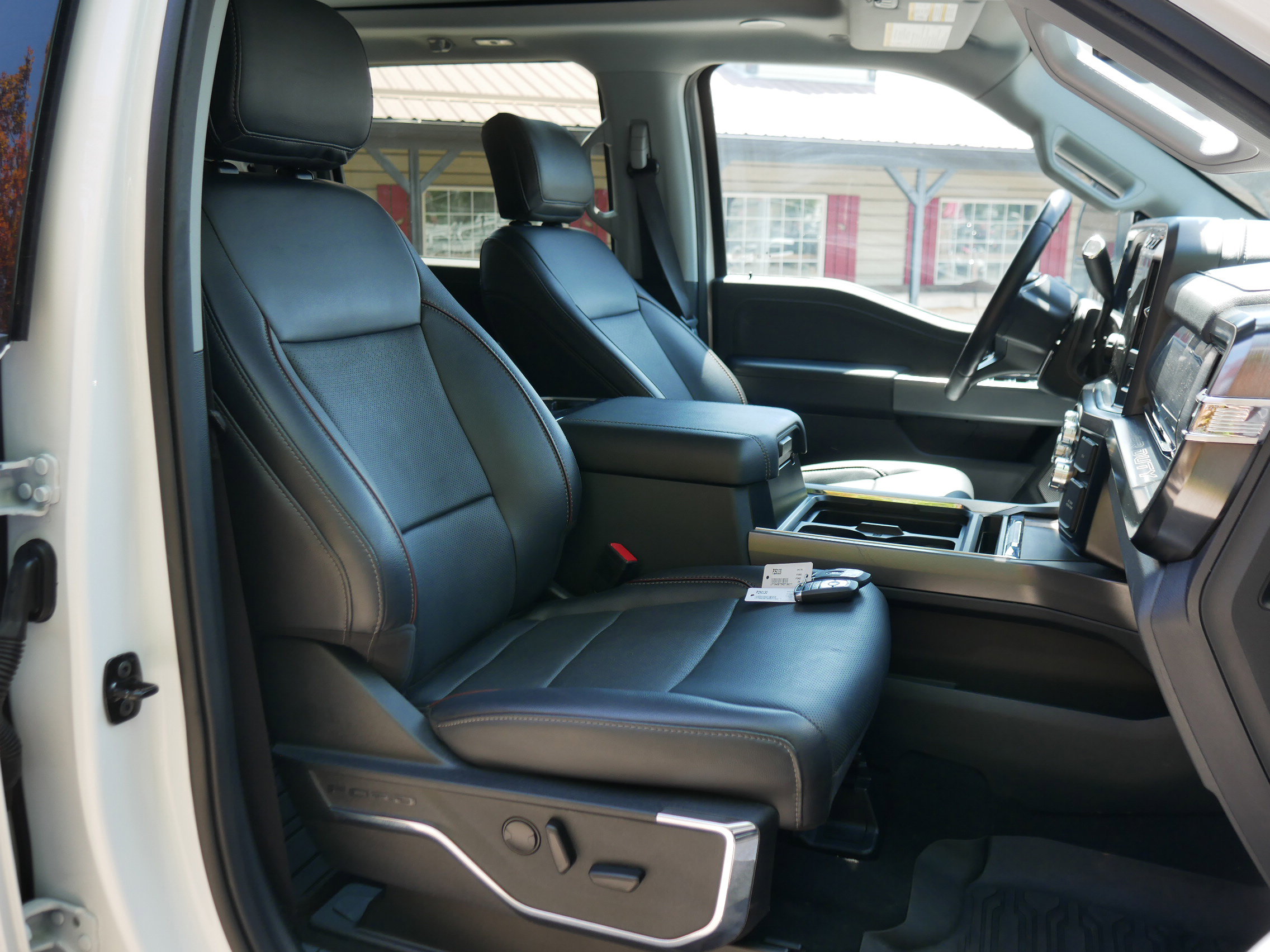2024 Ford F-350 Lariat photo 26