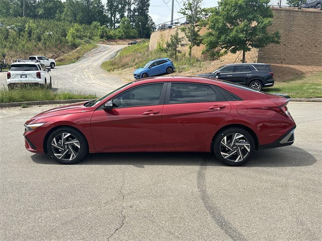 2025 Hyundai Elantra SEL Sport photo 2