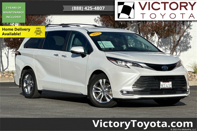 2023 Toyota Sienna Limited's photo