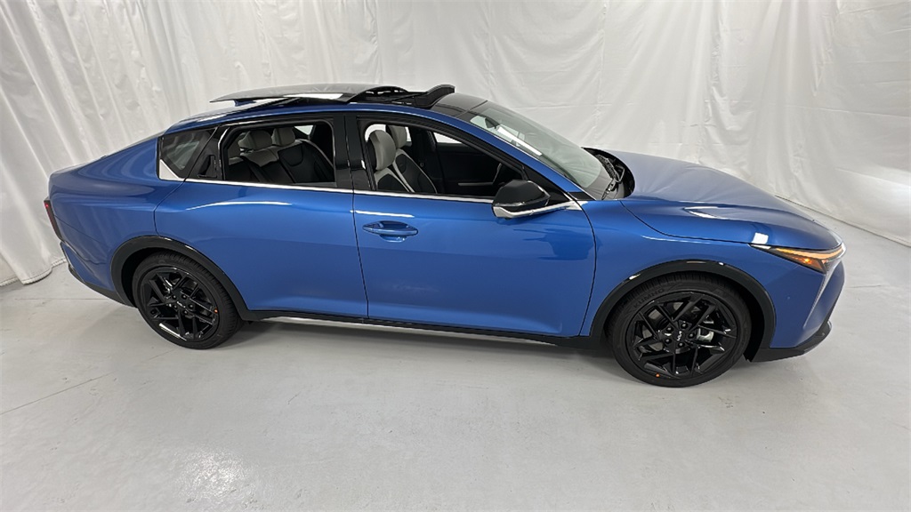 2025 Kia K4 GT-Line Turbo photo 2