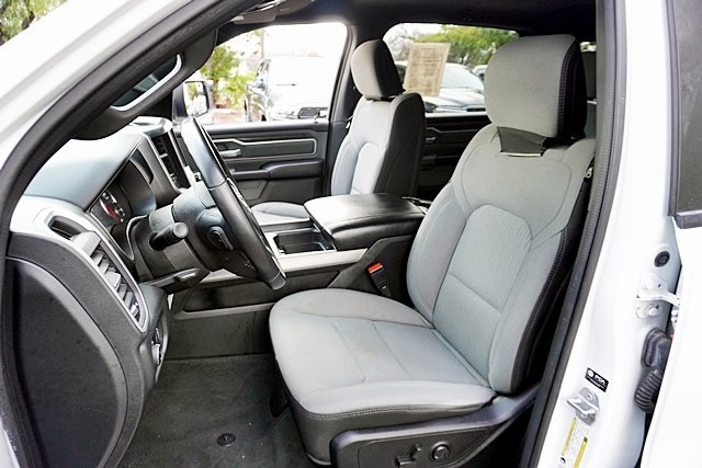 Used 2022 White Ram Big Horn/Lone Star image 14