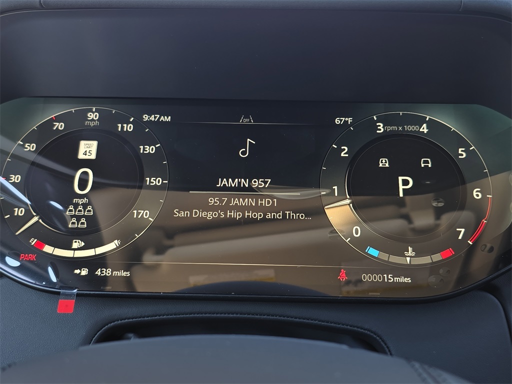 2025 Land Rover Range Rover SE photo 16