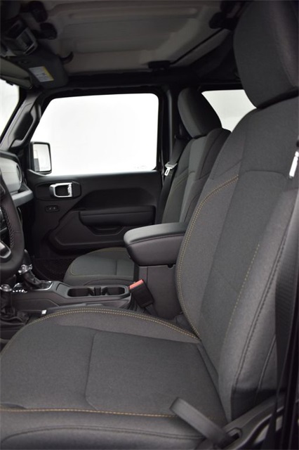 2025 Jeep Wrangler photo 7