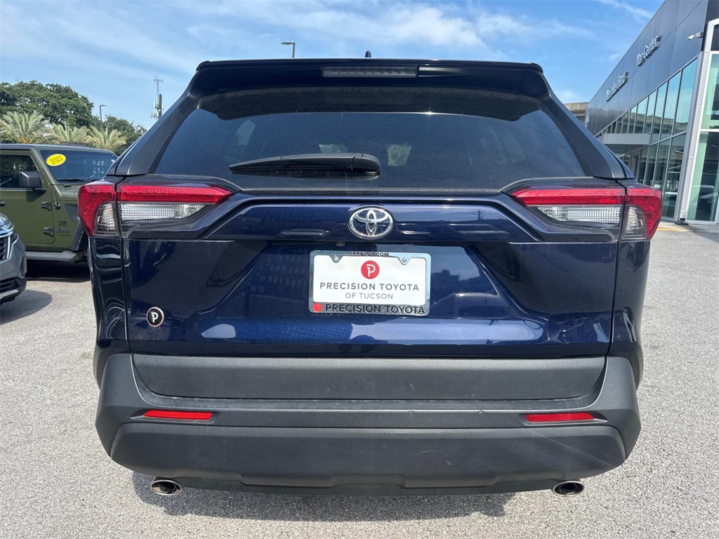 2024 Toyota RAV4 XLE photo 6