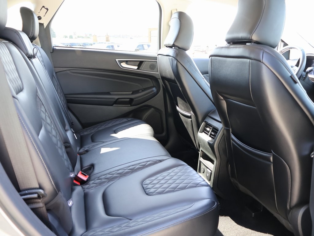 2024 Ford Edge Titanium photo 12